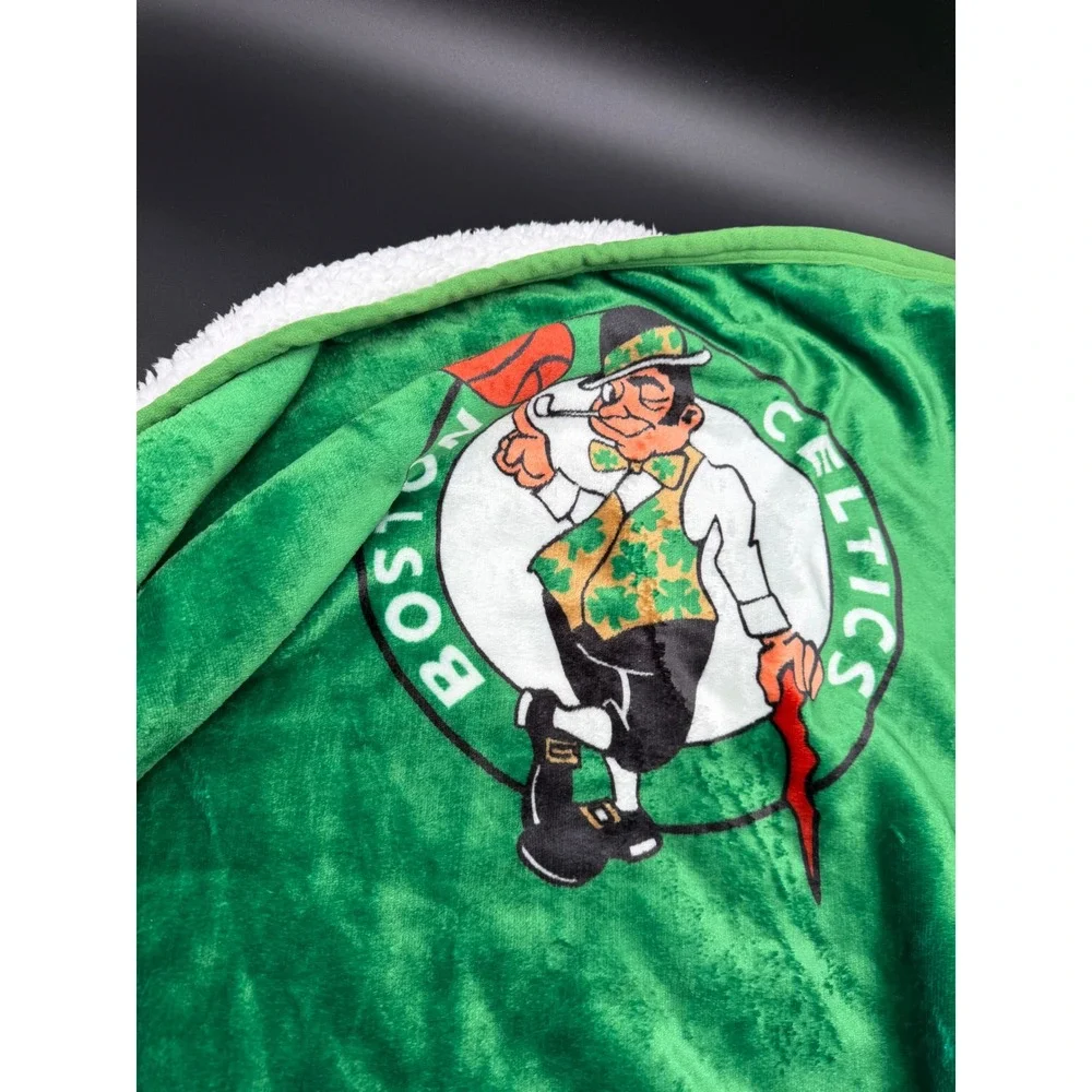 Disney NBA Boston Celtics Mickey Mouse Sherpa Throw Blanket Green 44x64